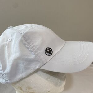 Gaiam womens cap fitness white adjustable quick dry yoga golf tennis sports